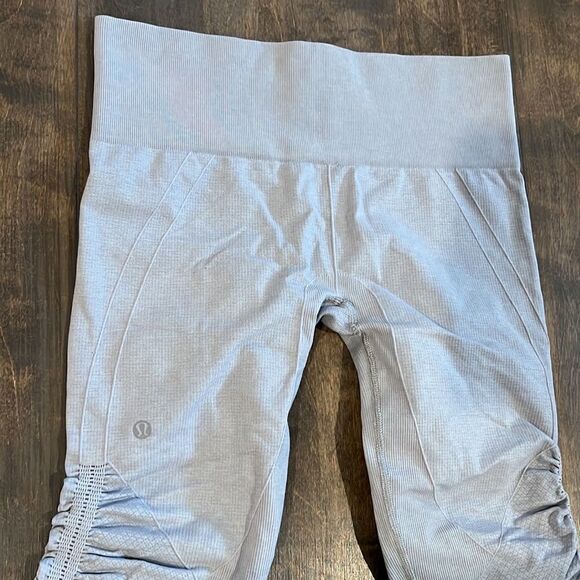 Lululemon Ebb & Flow Crop Seamless Heather
Gray Sz- 8 - Picture 6 of 11